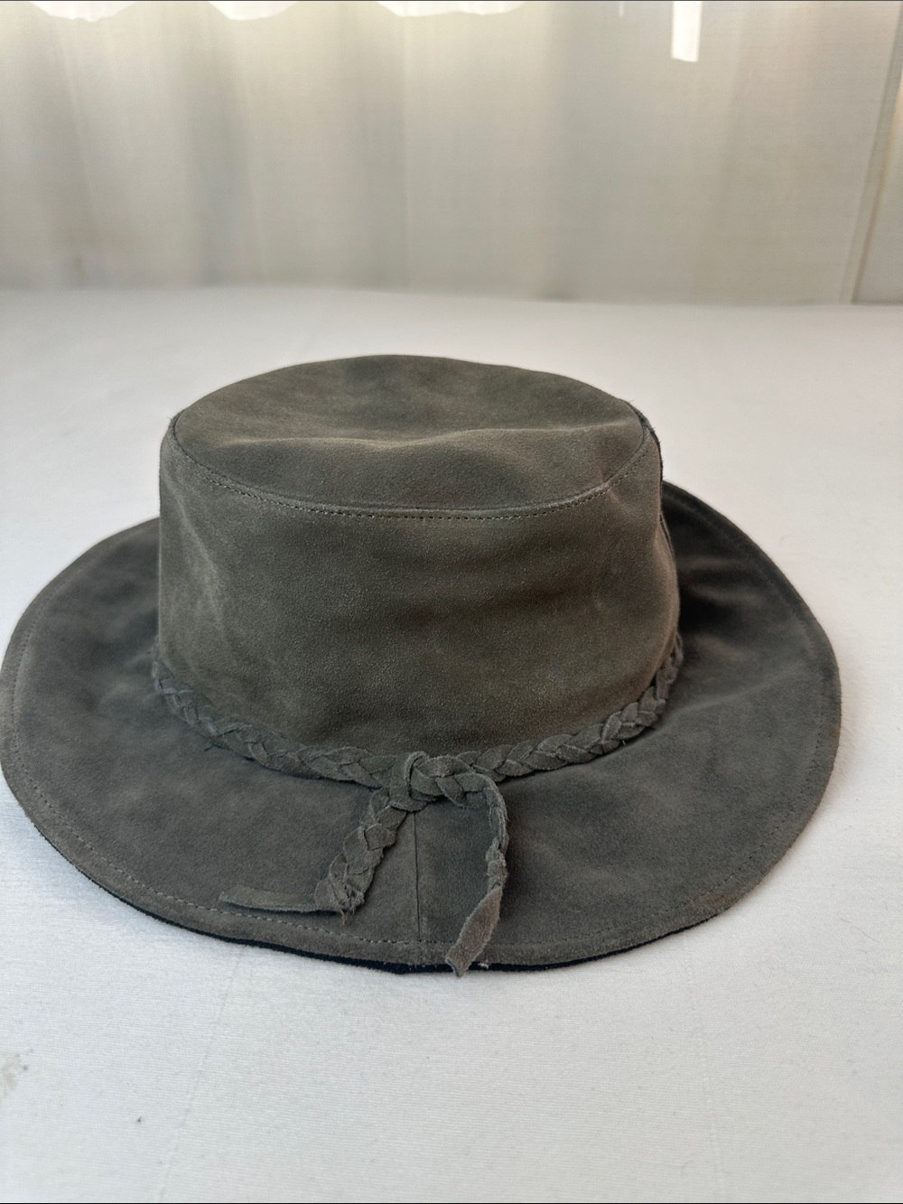 Minnetonka Braided Suede Outback Hat - Gray